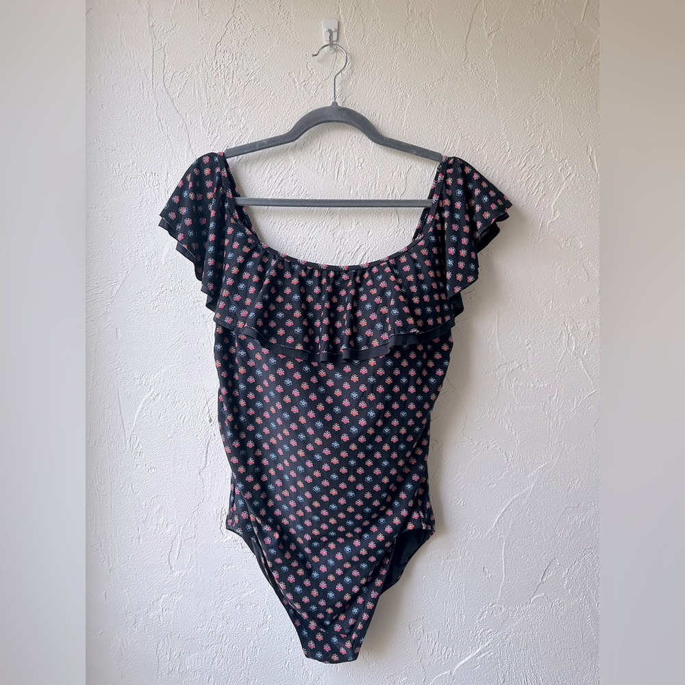🖤 GAP - Patterned One-Piece Swimsuit - Size: XL